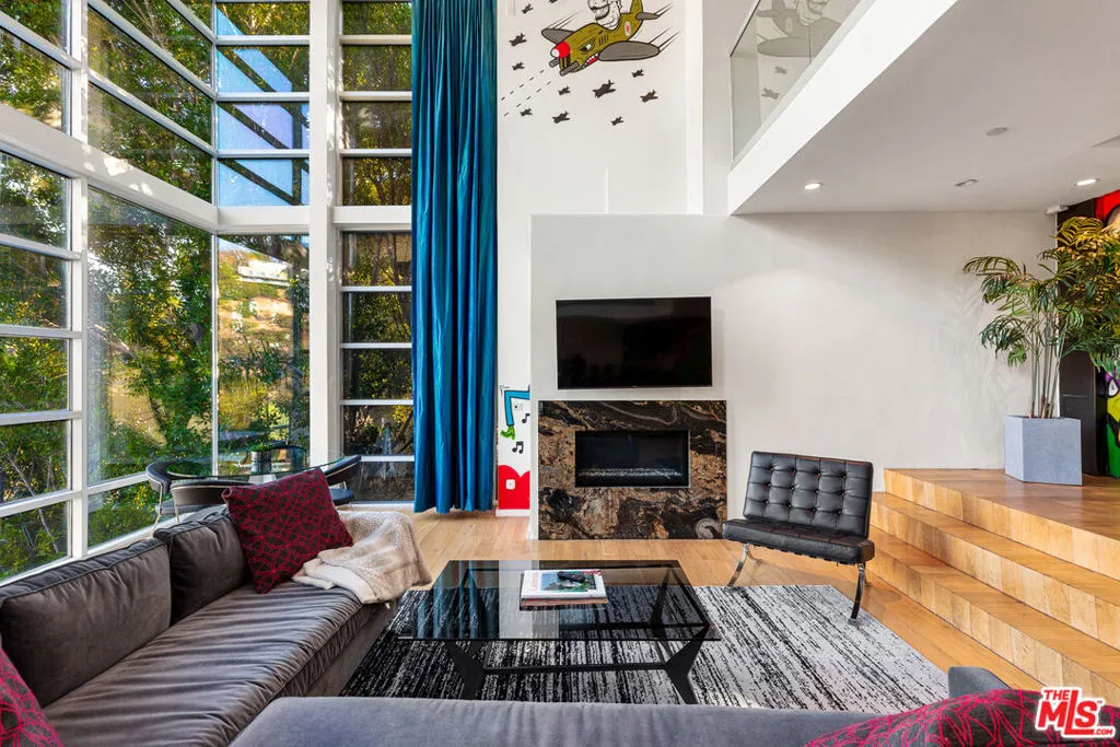 2738 Rinconia Drive, Los Angeles, California 90068 home-pic-16