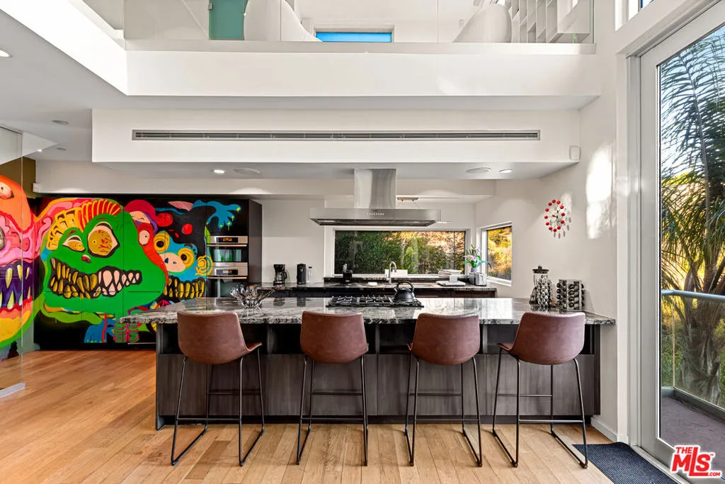 2738 Rinconia Drive, Los Angeles, California 90068 home-pic-20