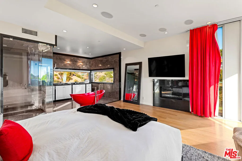 2738 Rinconia Drive, Los Angeles, California 90068 home-pic-39