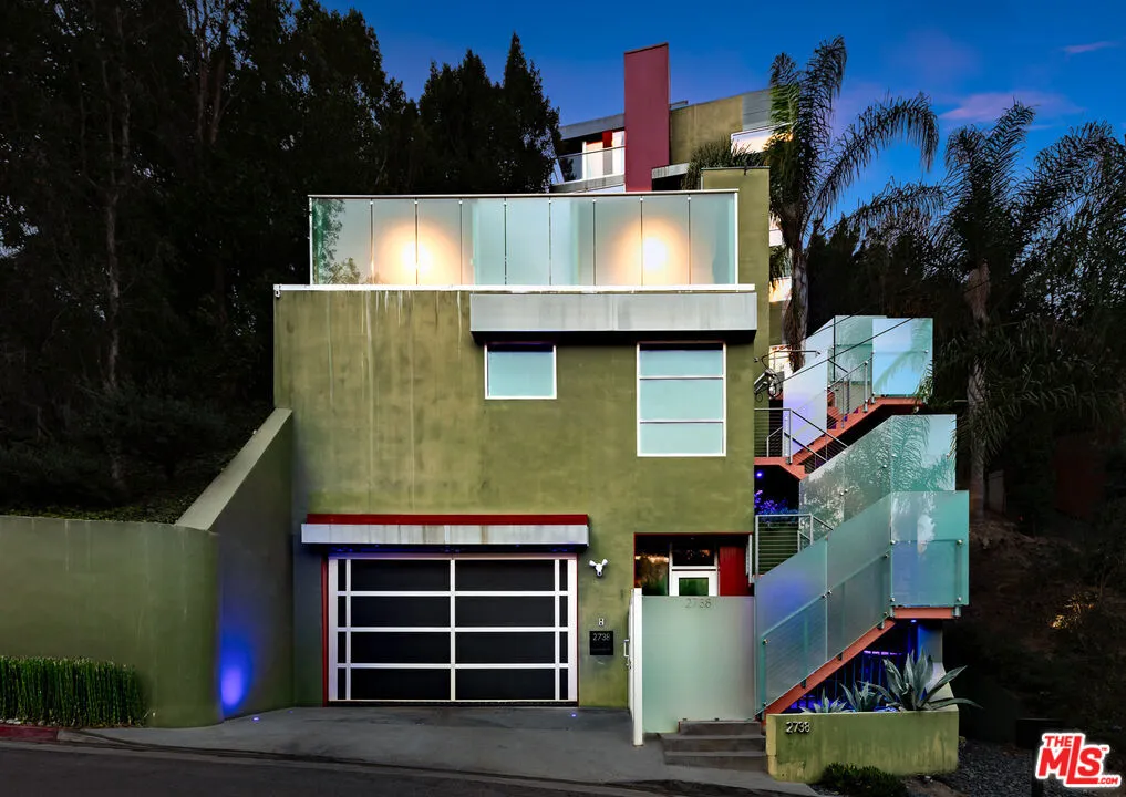 2738 Rinconia Drive, Los Angeles, California 90068 home-pic-0