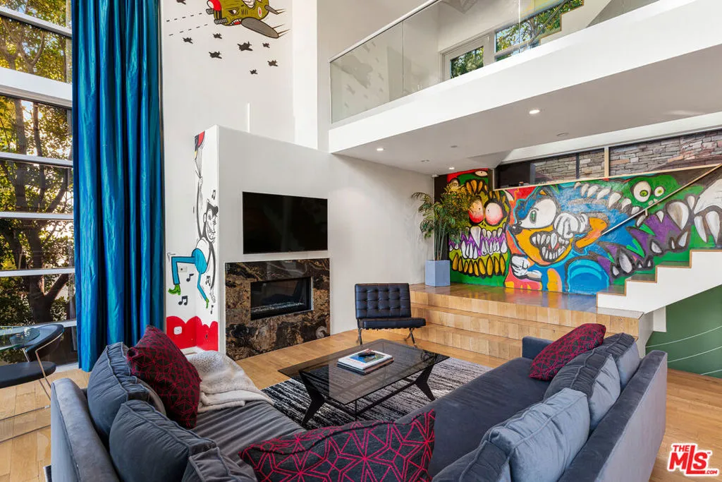 2738 Rinconia Drive, Los Angeles, California 90068 home-pic-18