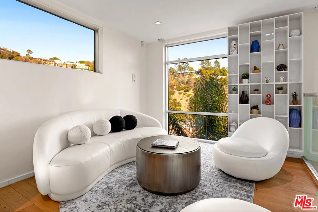 2738 Rinconia Drive, Los Angeles, California 90068 home-pic-32
