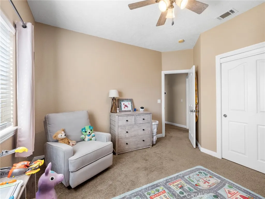 7925 Anaconda, Oak Hills, California 92344 home-pic-40