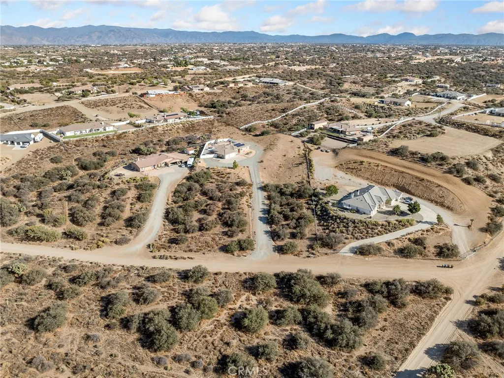 7925 Anaconda, Oak Hills, California 92344 home-pic-51