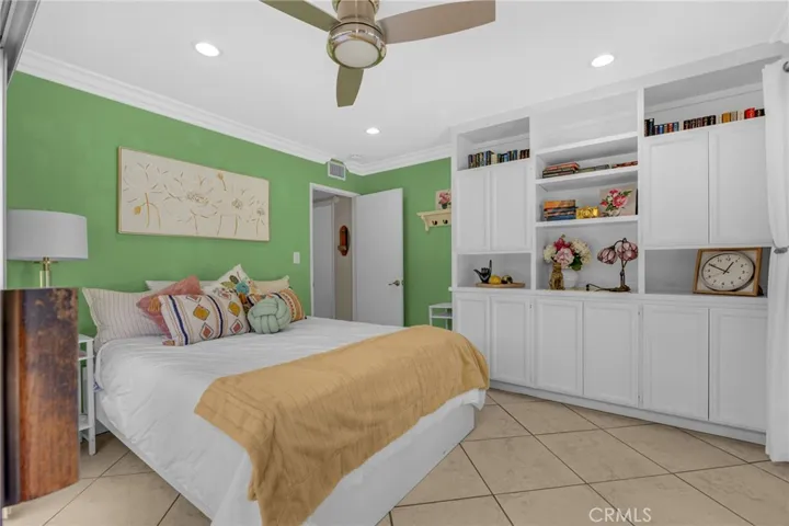 bedroom #1