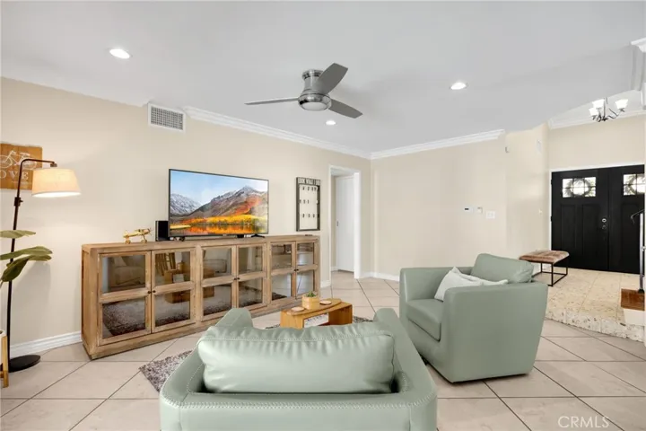 2109 2109 Smokewood, Fullerton, California 92831
