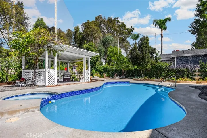 2109 2109 Smokewood, Fullerton, California 92831