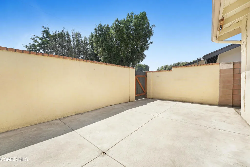 2391 Heather Street, Simi Valley, California 93065 home-pic-19