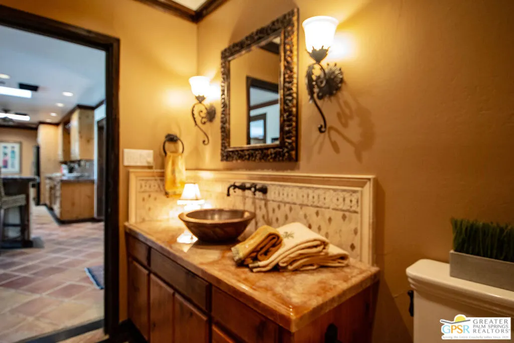 982 E Marion Way, Palm Springs, California 92264 home-pic-15