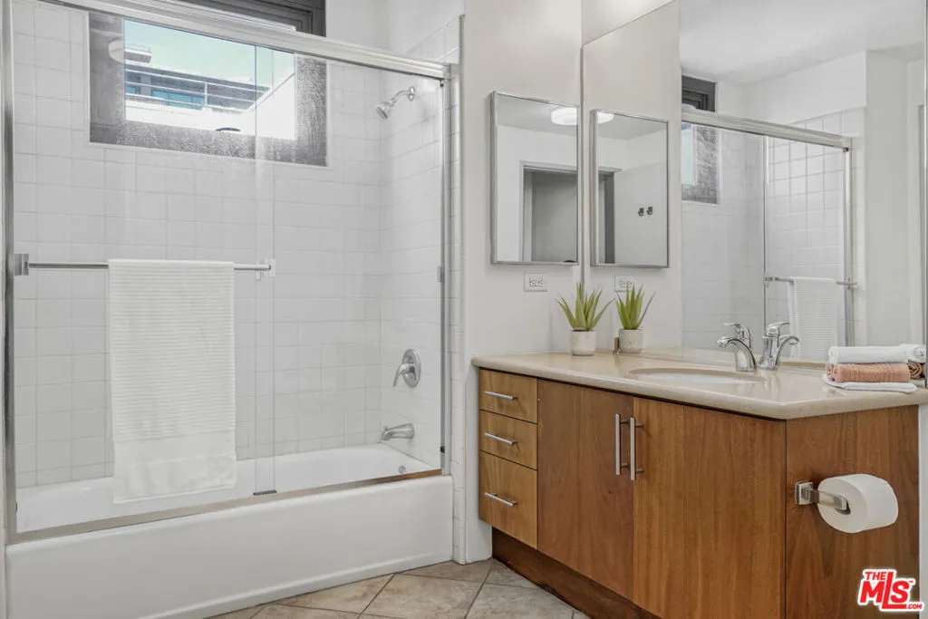 330 W 11th Street 703, Los Angeles, California 90015 home-pic-20