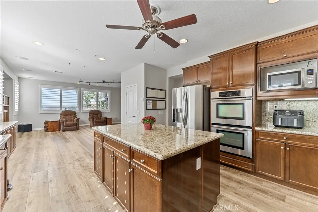 11634 11634 Wiggins Court, Yucaipa, California 92399 home-pic-23