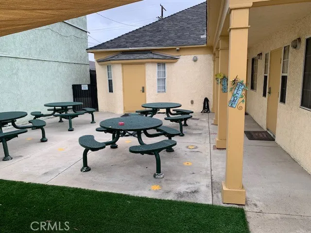 7422 S Western, Los Angeles, California 90047