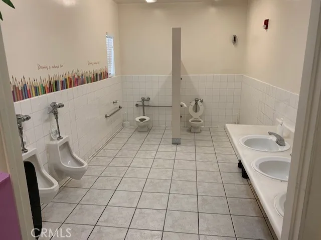 7422 S Western, Los Angeles, California 90047