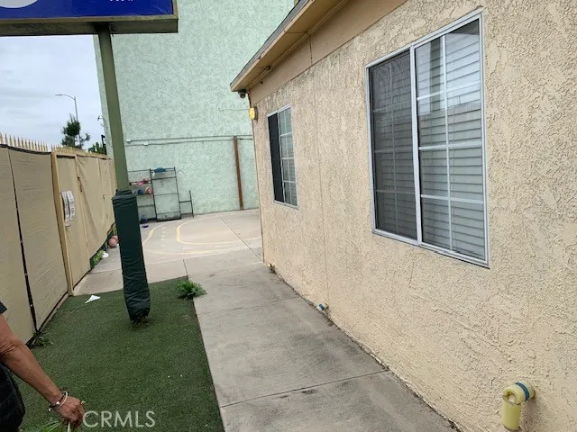 7422 S Western, Los Angeles, California 90047