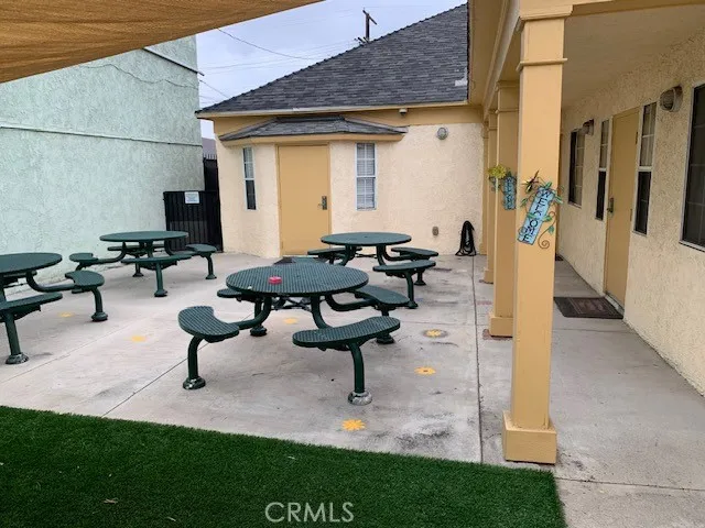 7422 S Western, Los Angeles, California 90047