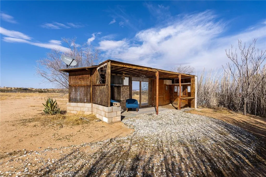56622 Handley Road, Yucca Valley, California 92284 home-pic-20