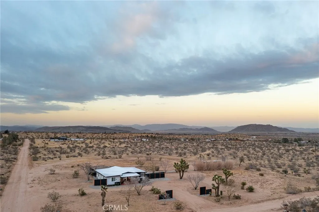 56622 Handley Road, Yucca Valley, California 92284 home-pic-3