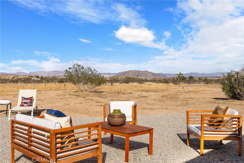 56622 Handley Road, Yucca Valley, California 92284 home-pic-11