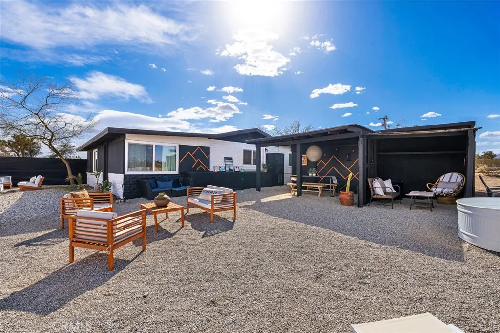 56622 Handley Road, Yucca Valley, California 92284 home-pic-16