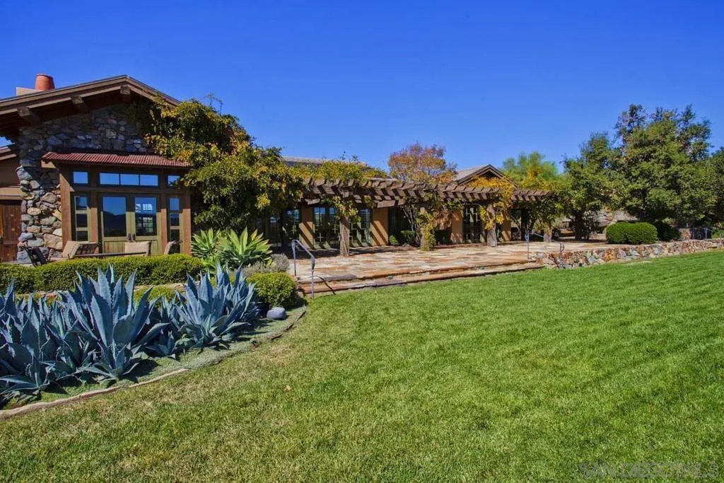 15501 Bristol Ridge Ter, San Diego, California 92127 home-pic-51