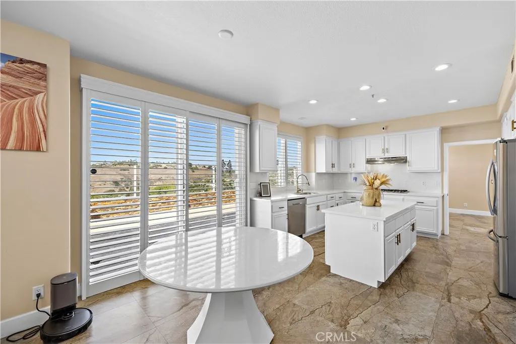 2438 Calle Aquamarina, San Clemente, California 92673 home-pic-9