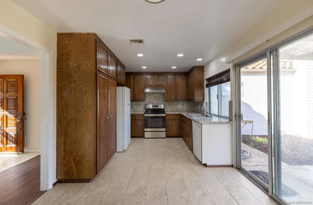 17476 Plaza Cerado 91, San Diego, California 92128 home-pic-8