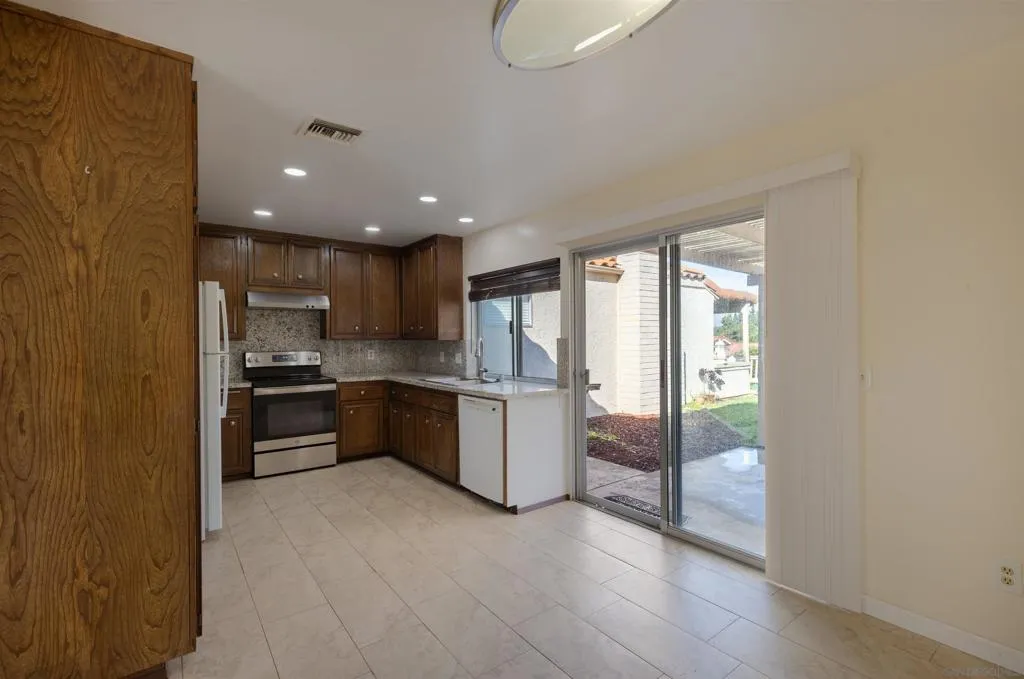 17476 Plaza Cerado 91, San Diego, California 92128 home-pic-9