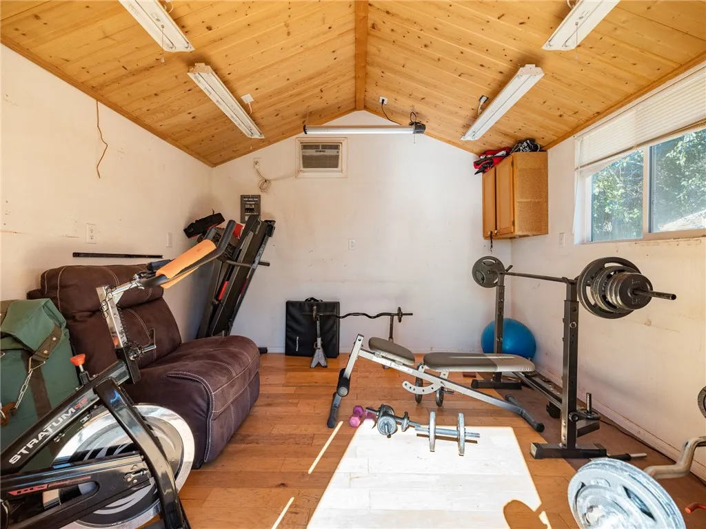 12929 Topaz Circle, Victorville, California 92392 home-pic-33