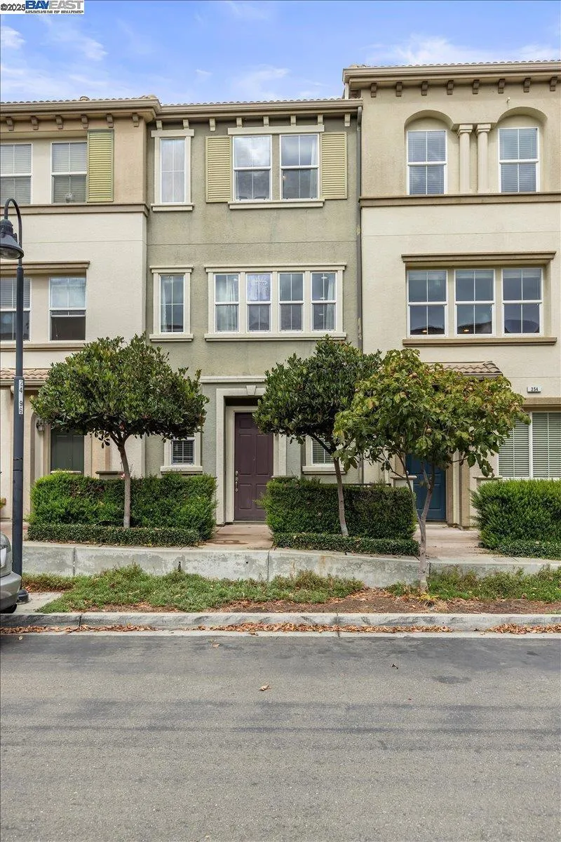 252 Sullivan Way, Hayward, California 94541 home-pic-1