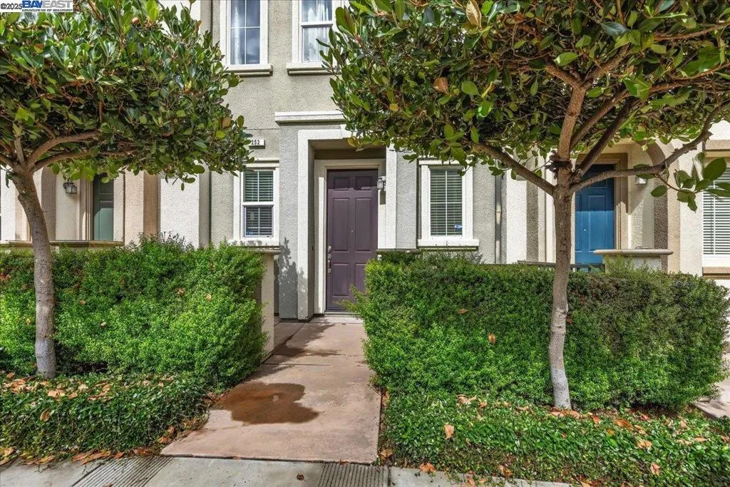 252 Sullivan Way, Hayward, California 94541 home-pic-2
