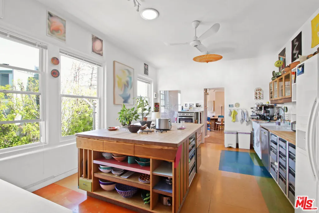 1802 Pacific Avenue, Venice, California 90291 home-pic-1