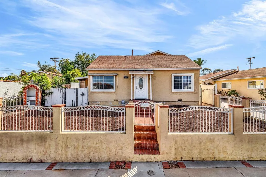 , San Diego, California 92113 home-pic-2