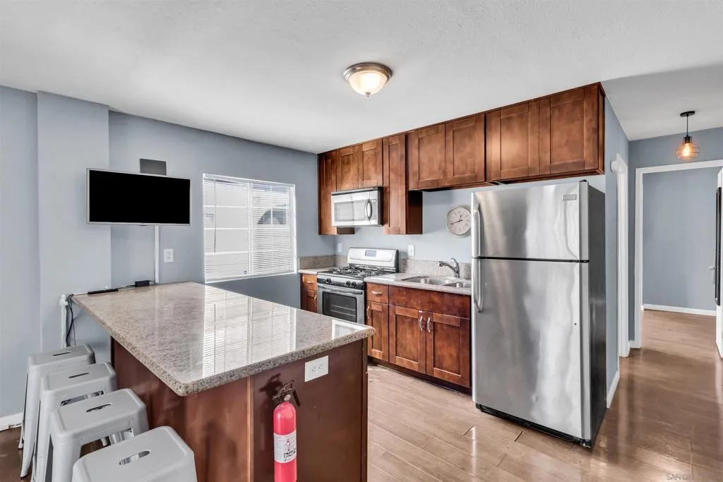 , San Diego, California 92113 home-pic-29