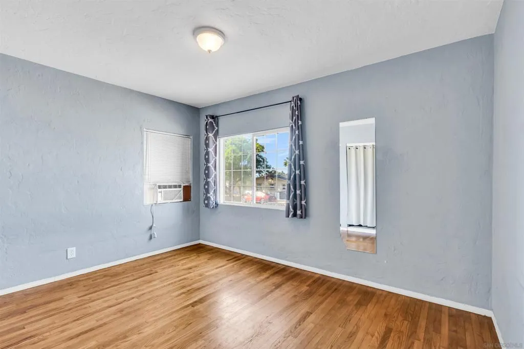 , San Diego, California 92113 home-pic-12