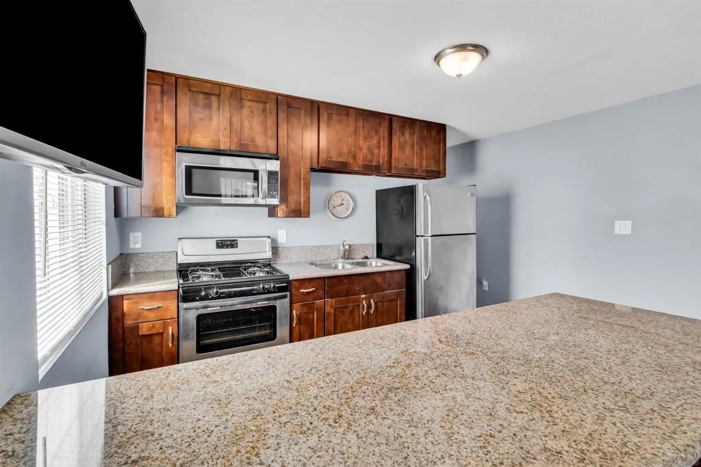 , San Diego, California 92113 home-pic-27