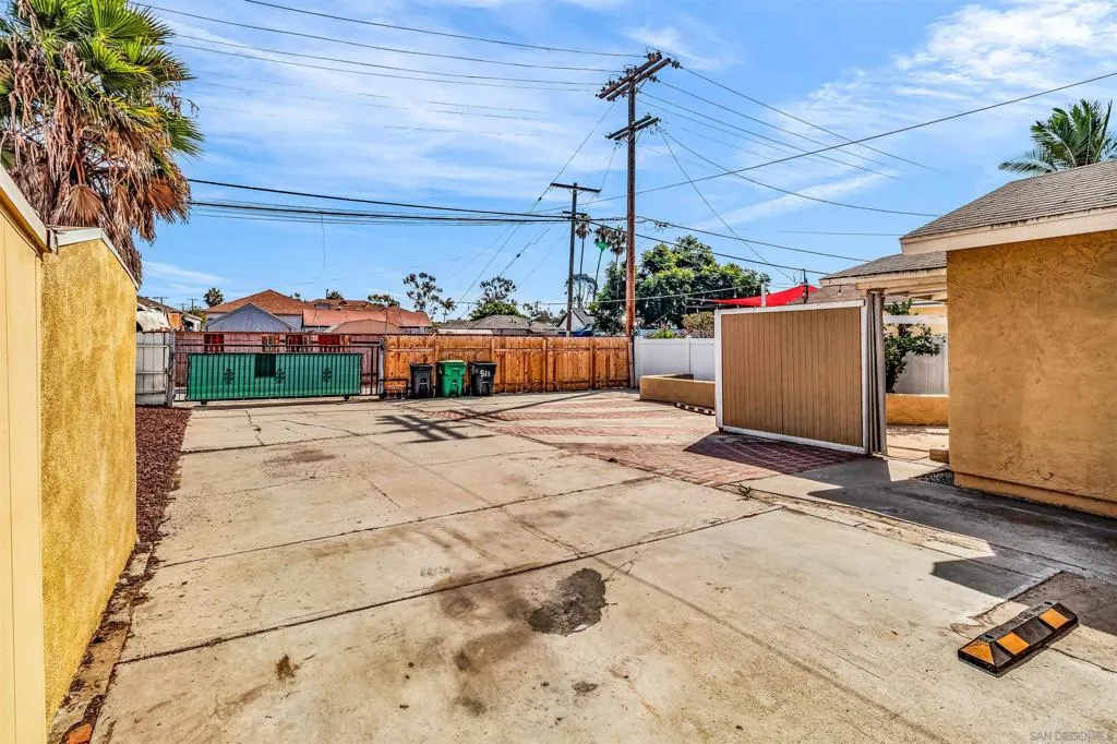 , San Diego, California 92113 home-pic-37