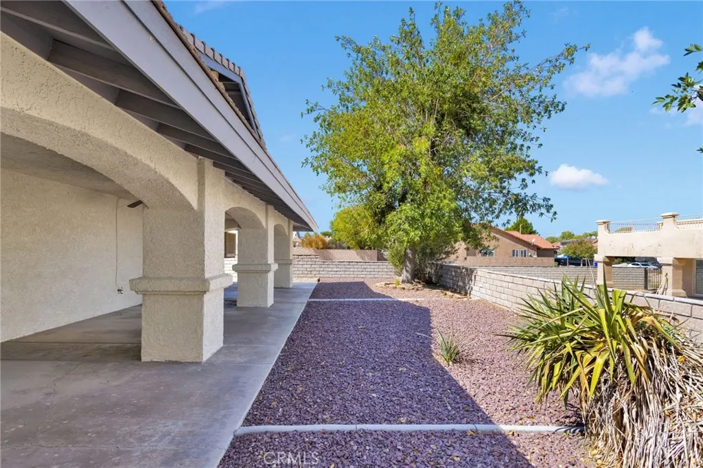 15200 15200 Wildflower, Helendale, California 92342 home-pic-26