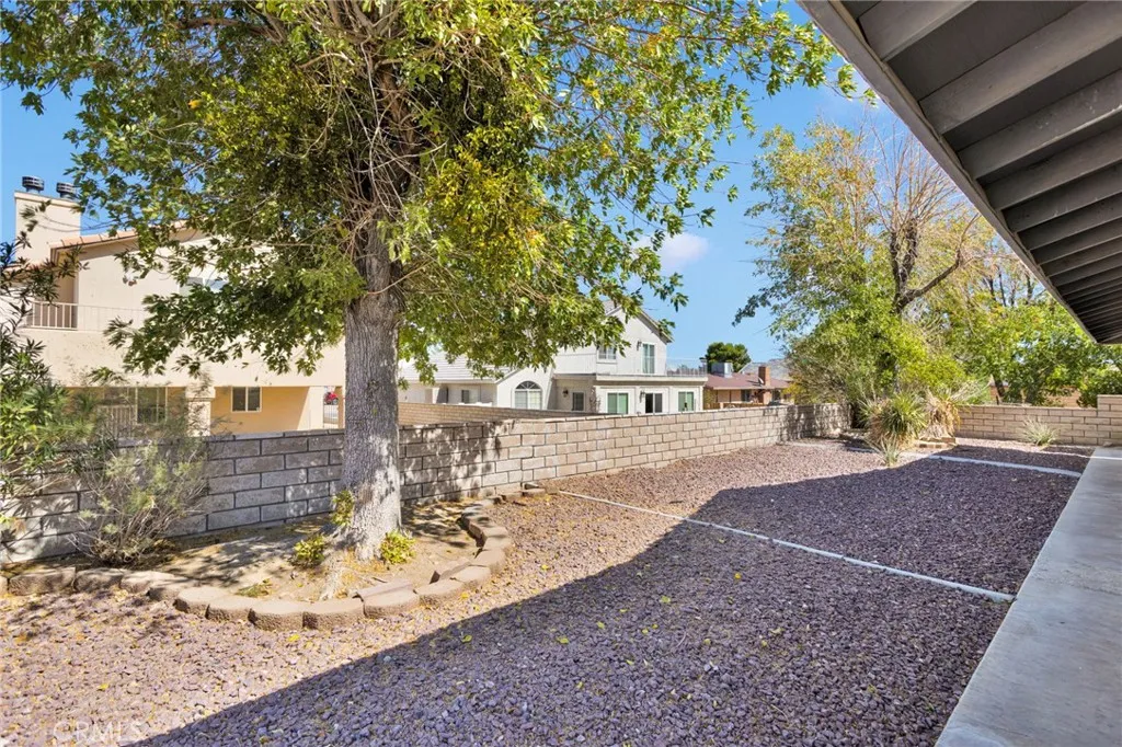 15200 15200 Wildflower, Helendale, California 92342 home-pic-29