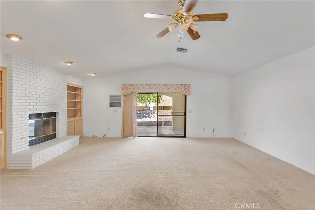 15200 15200 Wildflower, Helendale, California 92342 home-pic-9