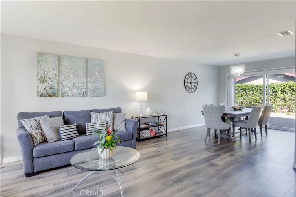 3560 Iris Cir, Seal Beach, California 90740 home-pic-5