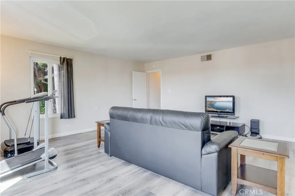 3560 Iris Cir, Seal Beach, California 90740 home-pic-37
