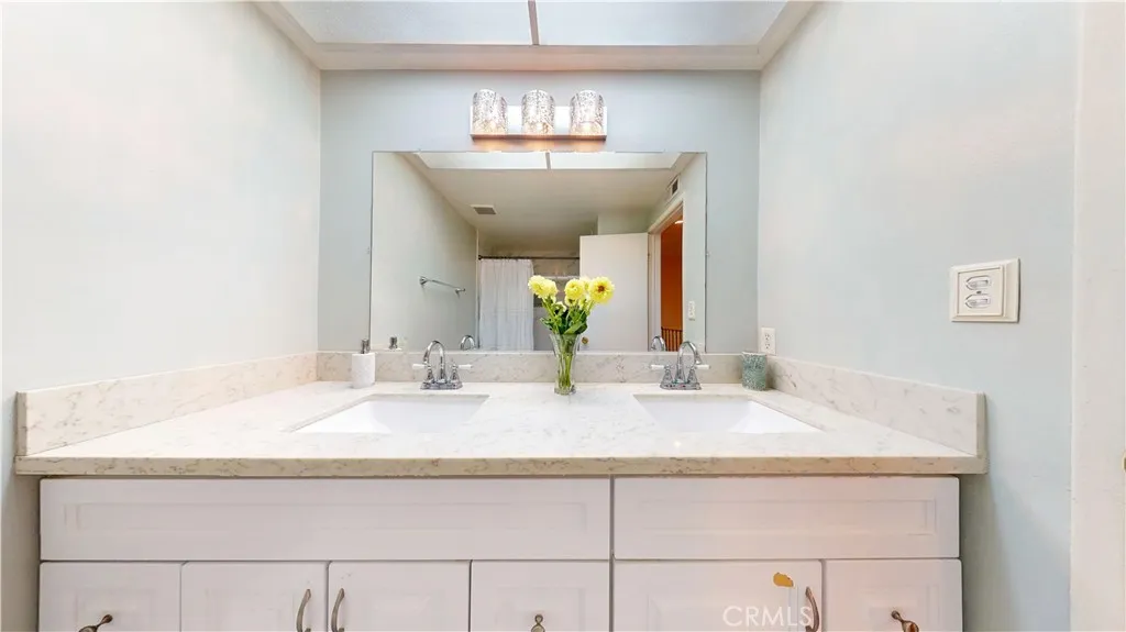3560 Iris Cir, Seal Beach, California 90740 home-pic-40