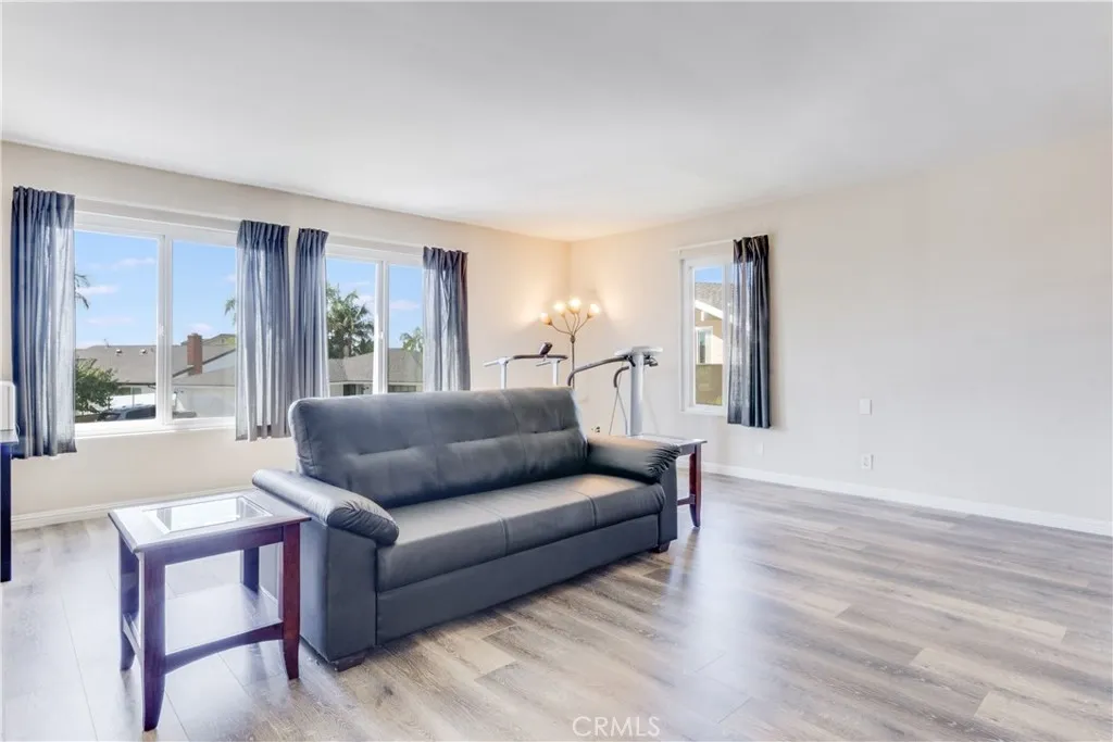 3560 Iris Cir, Seal Beach, California 90740 home-pic-36