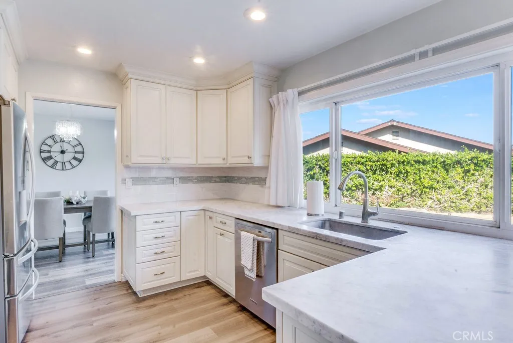 3560 Iris Cir, Seal Beach, California 90740 home-pic-9