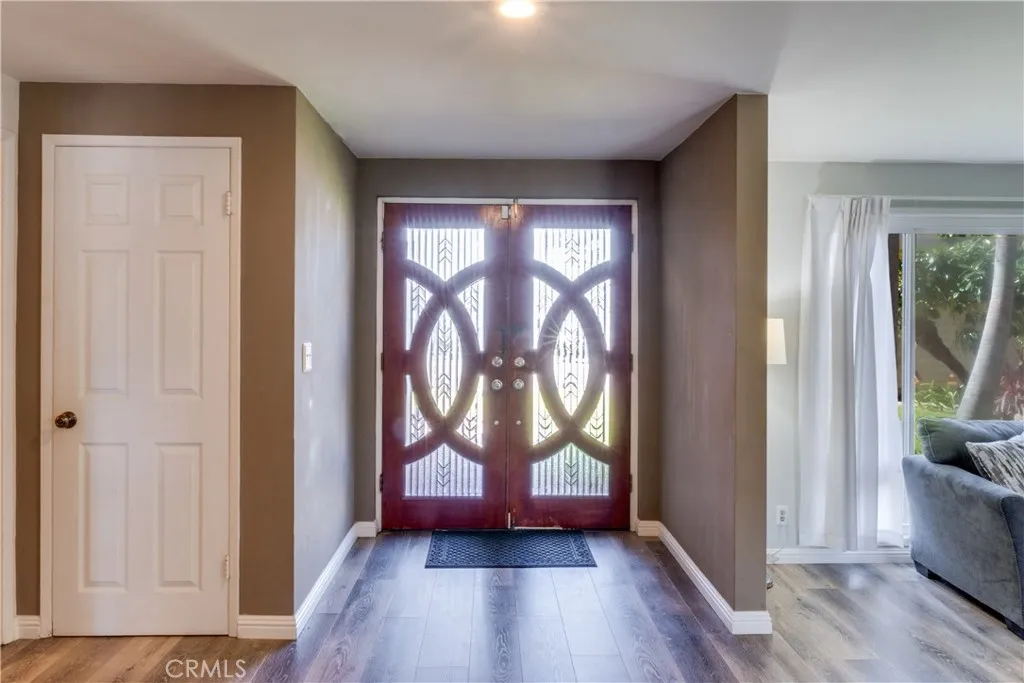 3560 Iris Cir, Seal Beach, California 90740 home-pic-3