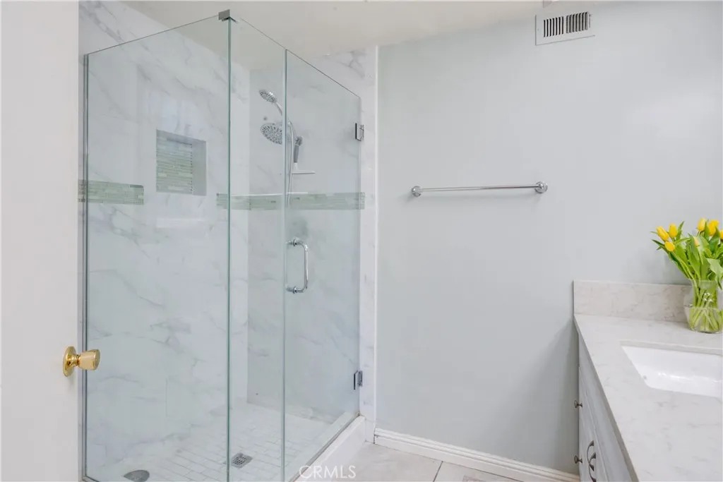 3560 Iris Cir, Seal Beach, California 90740 home-pic-34