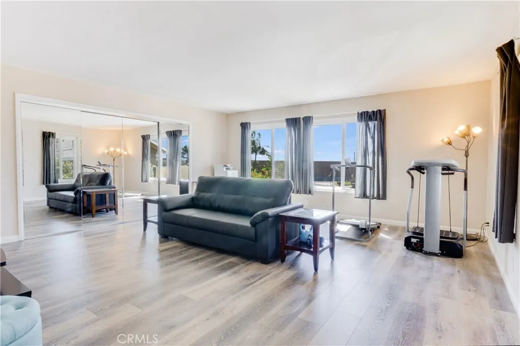 3560 Iris Cir, Seal Beach, California 90740 home-pic-35