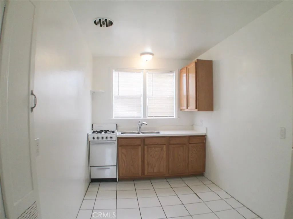 440 N Zona Court, Long Beach, California 90802 home-pic-10