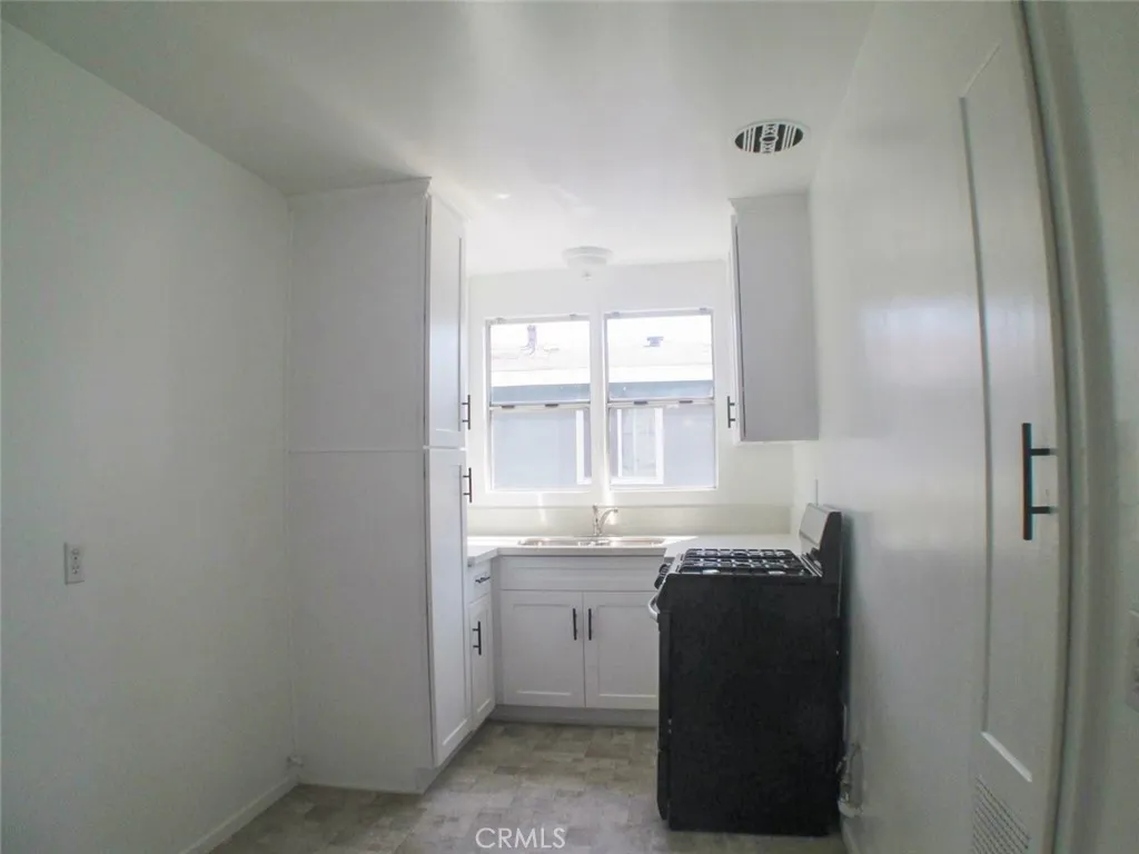 440 N Zona Court, Long Beach, California 90802 home-pic-8