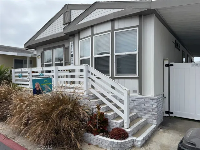 Nice private front porch